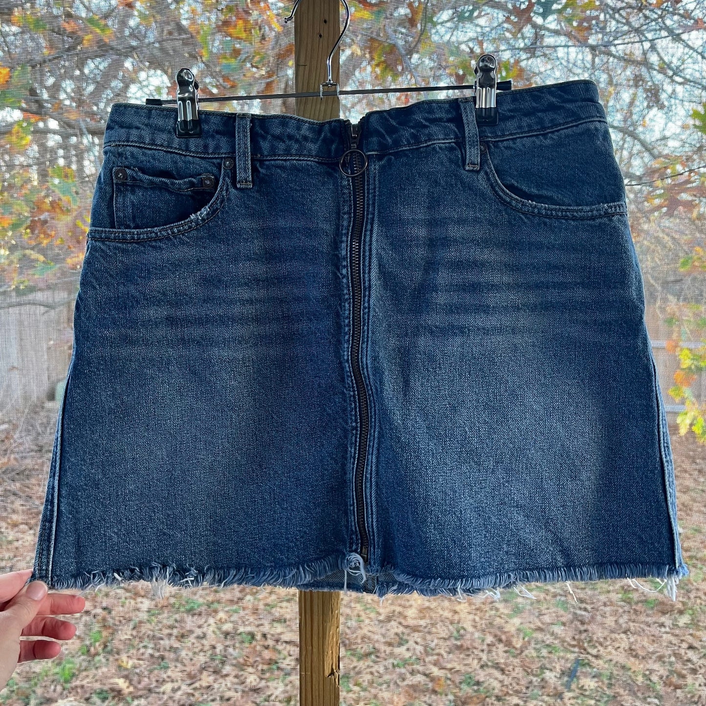 Free People We The Free Zip It Up Blue Denim Mini Jean Skirt Size 30